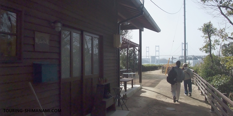 【写真】しまなみ海道の立寄りスポット：来島海峡大橋を望むサイクリストにも人気のアジアンカフェ