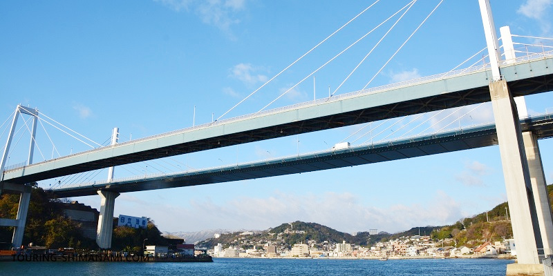 【写真】しまなみ海道の橋と自転車専用道出入口：しまなみ海道の尾道大橋と新尾道大橋