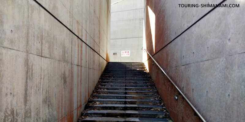 【写真】亀老山展望公園ヒルクライム：亀老山展望台の入口回廊