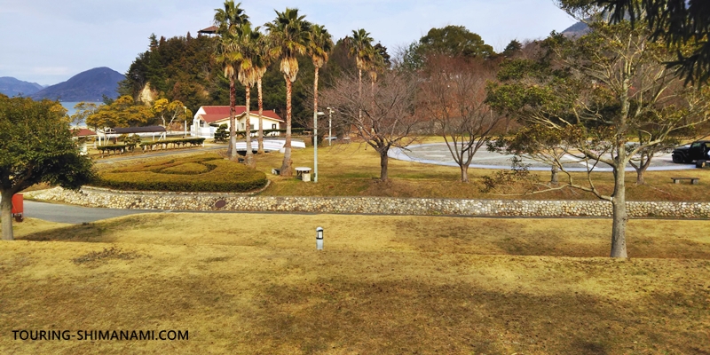 【写真】大三島・多々羅キャンプ場：コテージ下の段々フリーテントサイト