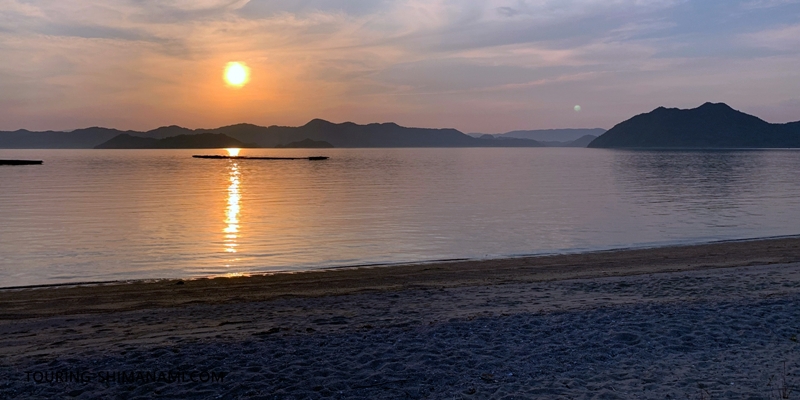 【写真】しまなみ海道のキャンプ場：大三島の台海水浴場からの夕陽