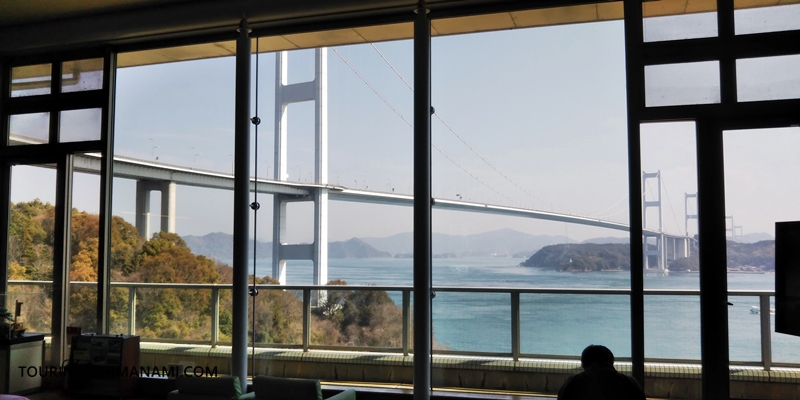 【写真】JR今治駅からサンライズ糸山への行き方：サンライズ糸山からの来島海峡大橋の絶景ビュー