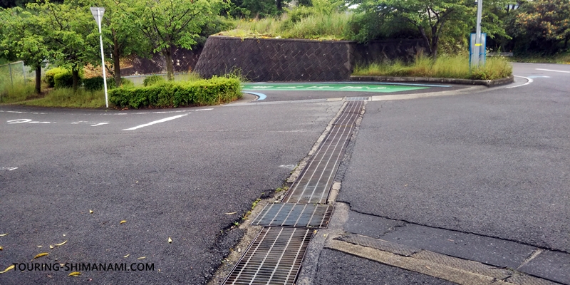 【写真】しまなみ海道でパンク：路面の金属部分など滑りやすい場所を知ろう