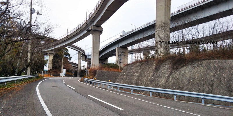 【写真】しまなみ海道のメインルート：愛媛県道161号（糸山公園線）を登る