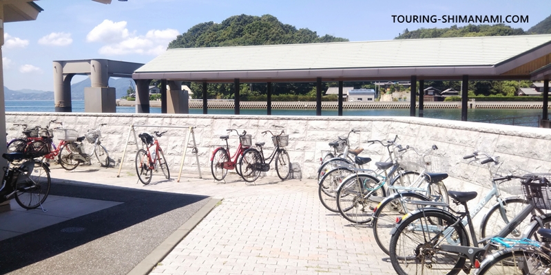 【写真】しまなみ海道の生口島にある瀬戸田港：瀬戸田港の駐輪スペースと思われる場所