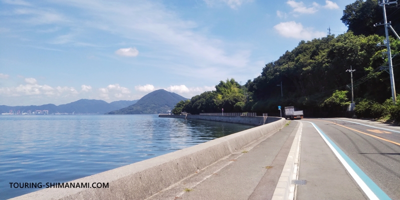 【写真】しまなみ海道ドライブのモデルコース：生口島の海岸沿いの快走路をドライブする