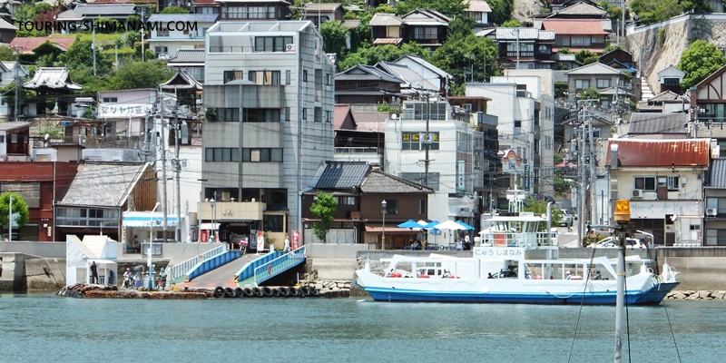 【写真】尾道と向島の間を渡しているフェリー