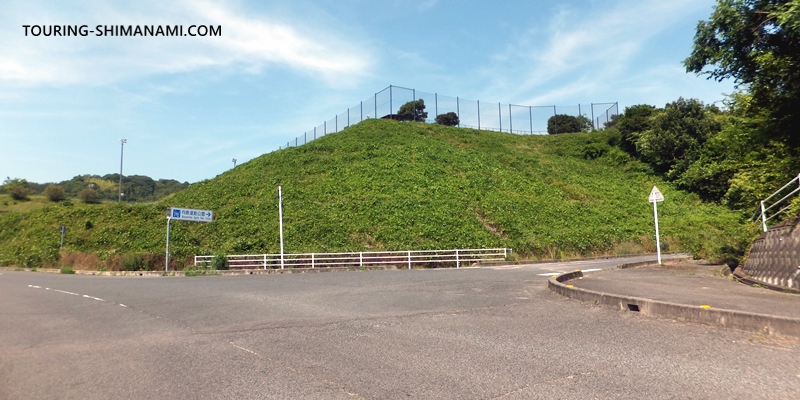 【写真】向島運動公園駐車場：向島の市道から運動公園への交差点