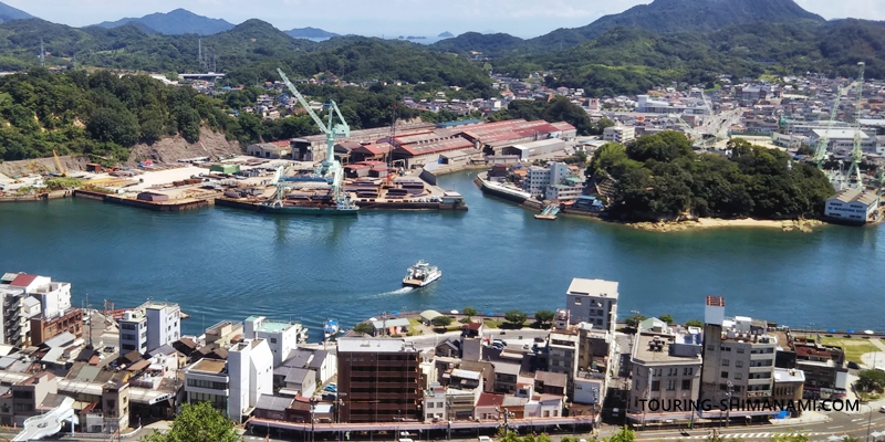 【写真】尾道～向島の渡船：尾道市街と向島の間の細い海峡、尾道水道