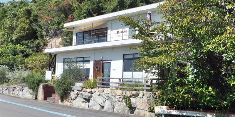 [Photo] Lunch spots on the Shimanami Kaido: Cafe Bubuka exterior on Omishima Island, popular for scenic views and homemade bread